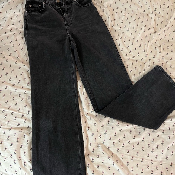 Stradivarius black denim pants. Lightly warn in great condition - Picture 4 of 4